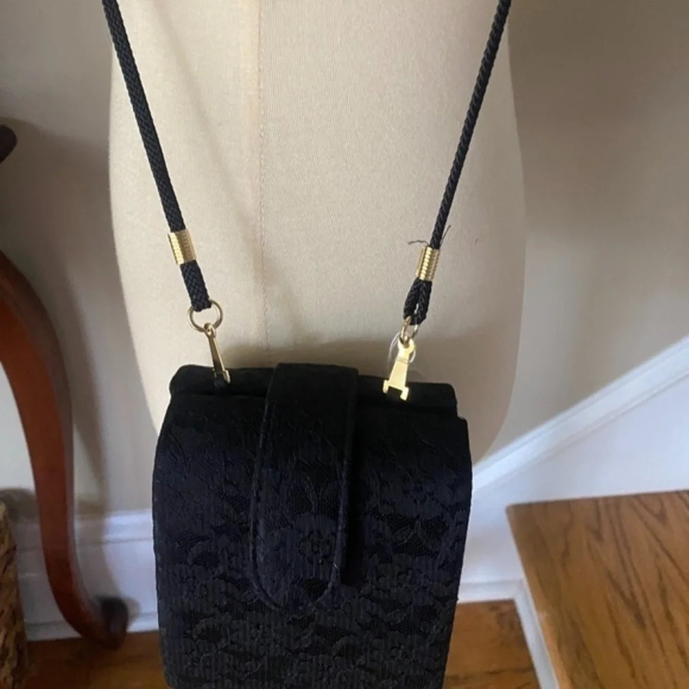 Black Lace Evening Bag - Picture 4 of 9